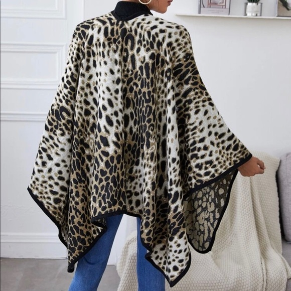 Leopard asymmetrical hem poncho cape cardigan - Picture 3 of 5